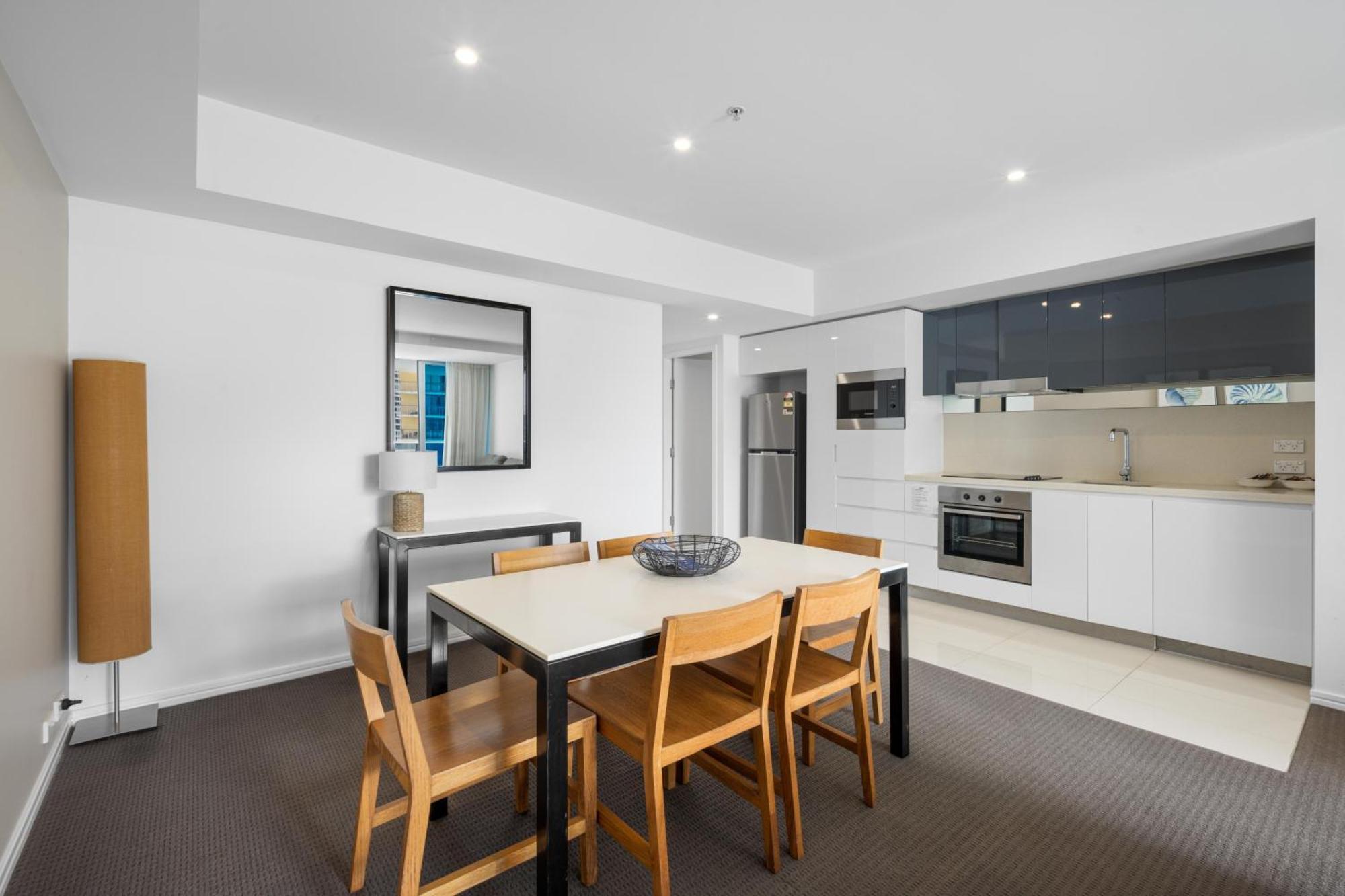 H-Residences Private Apartments - Hosted By Coastal Letting Гоулд Коуст Екстериор снимка